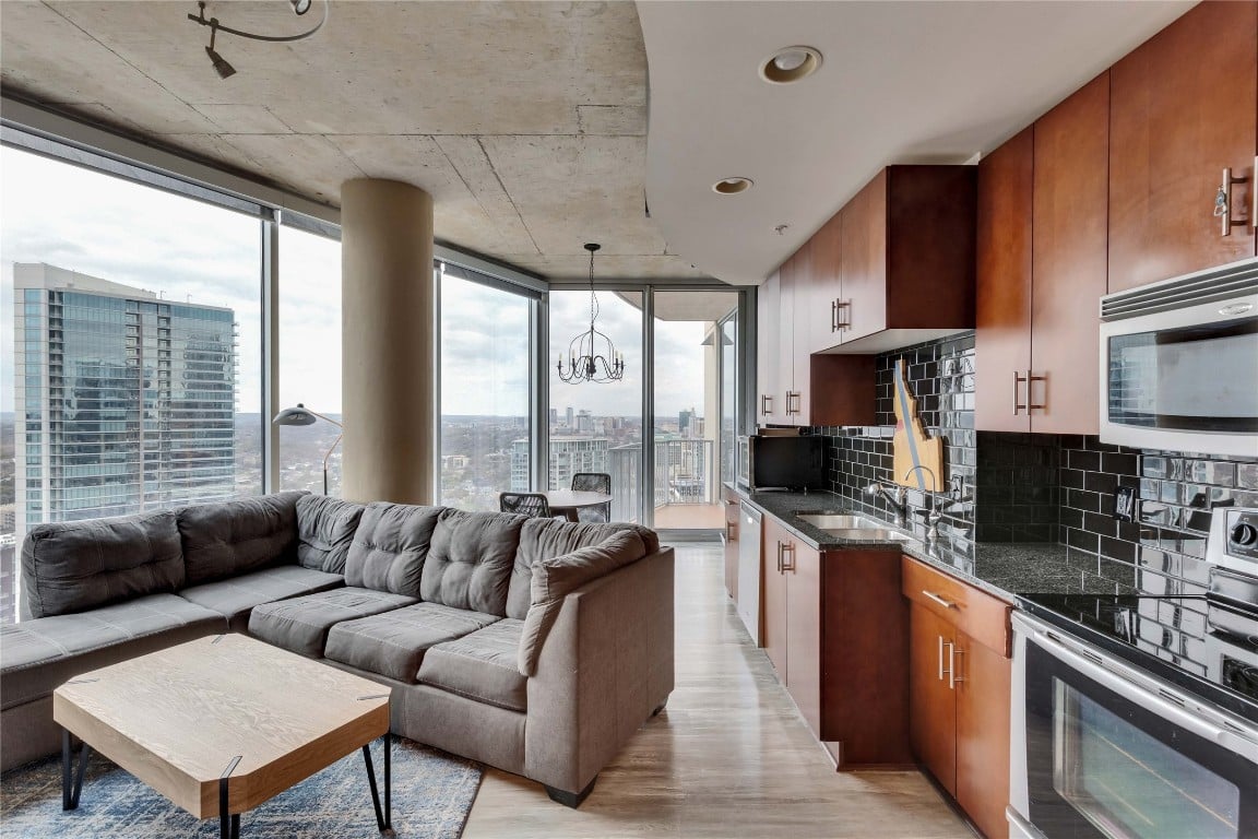 360 Nueces St, Unit 2910