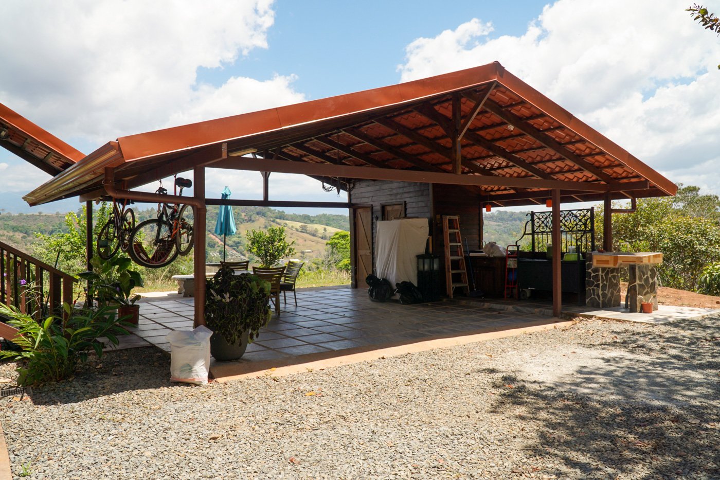 Serene Splendor - Discover Your Dream Home in Pacuar Perez Zeledon