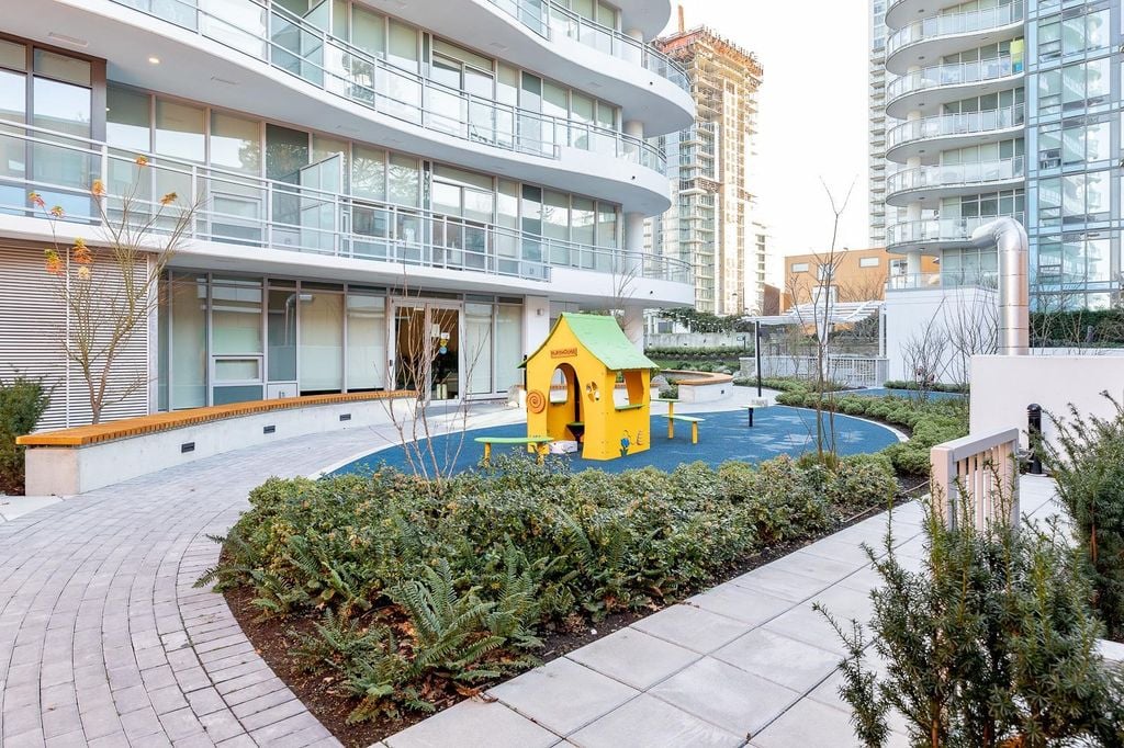 13318 104 Ave, #2407
