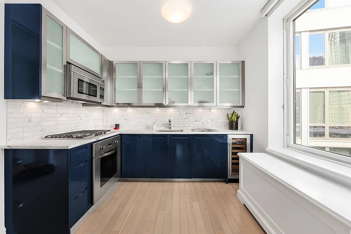 80 Riverside Blvd #12P