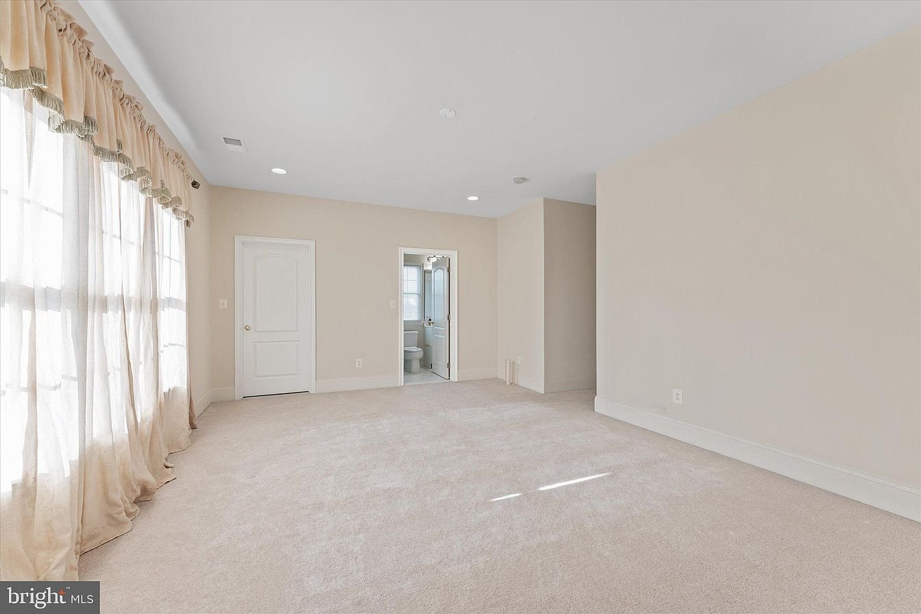 20069 Forest Farm Ln