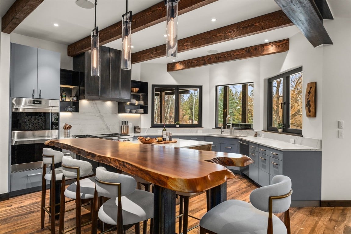 855 Fox Ln