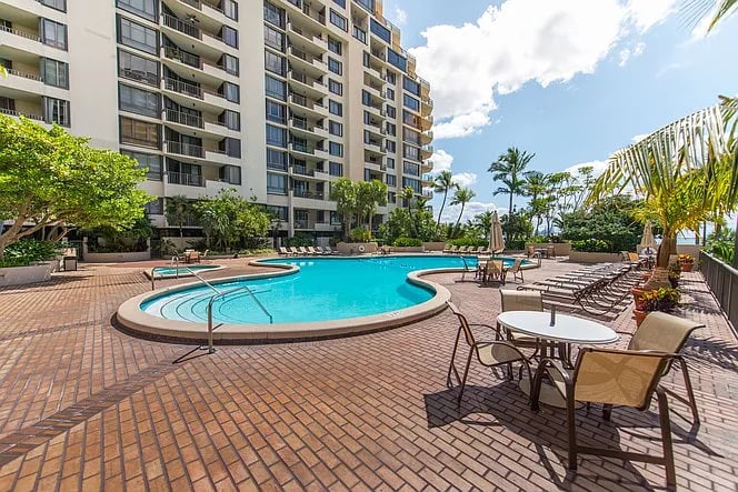 520 Brickell Key Dr #A1616