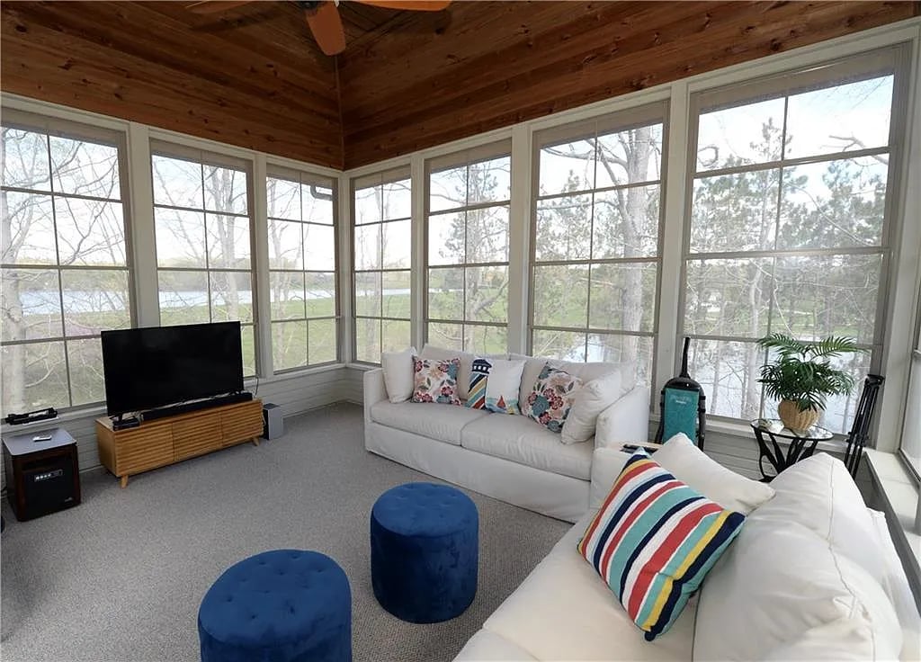 930 S Country Club Rd