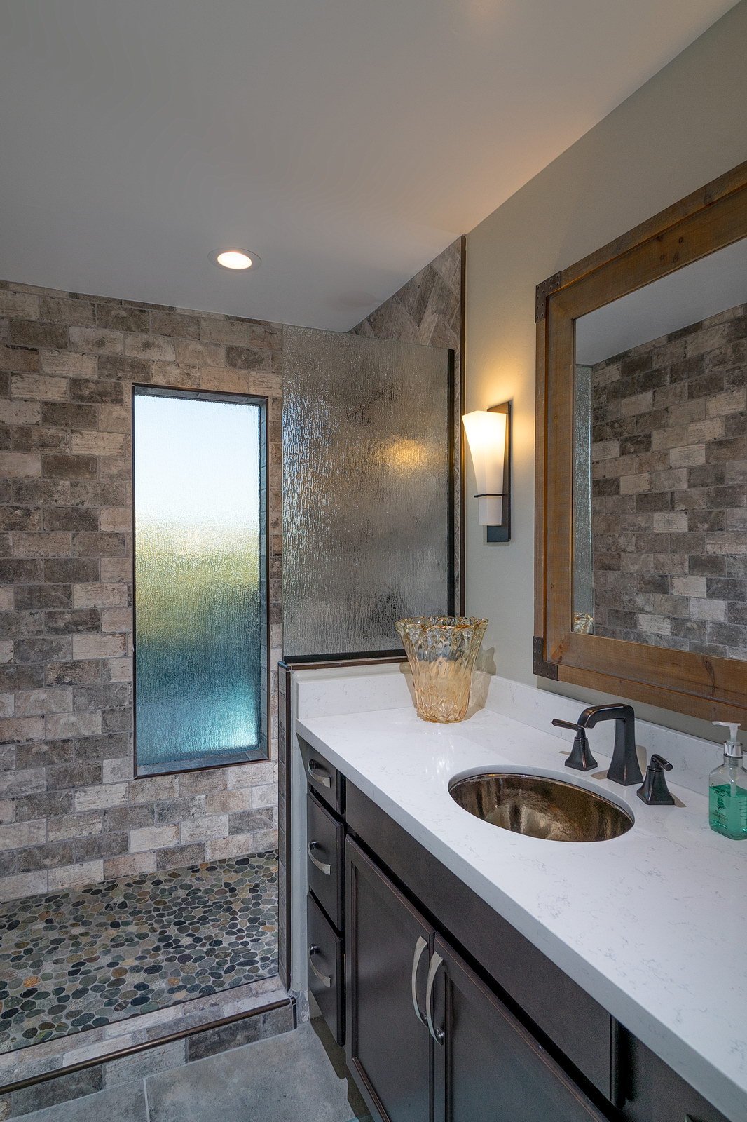 Located in the Desirable Flecha Caida Community