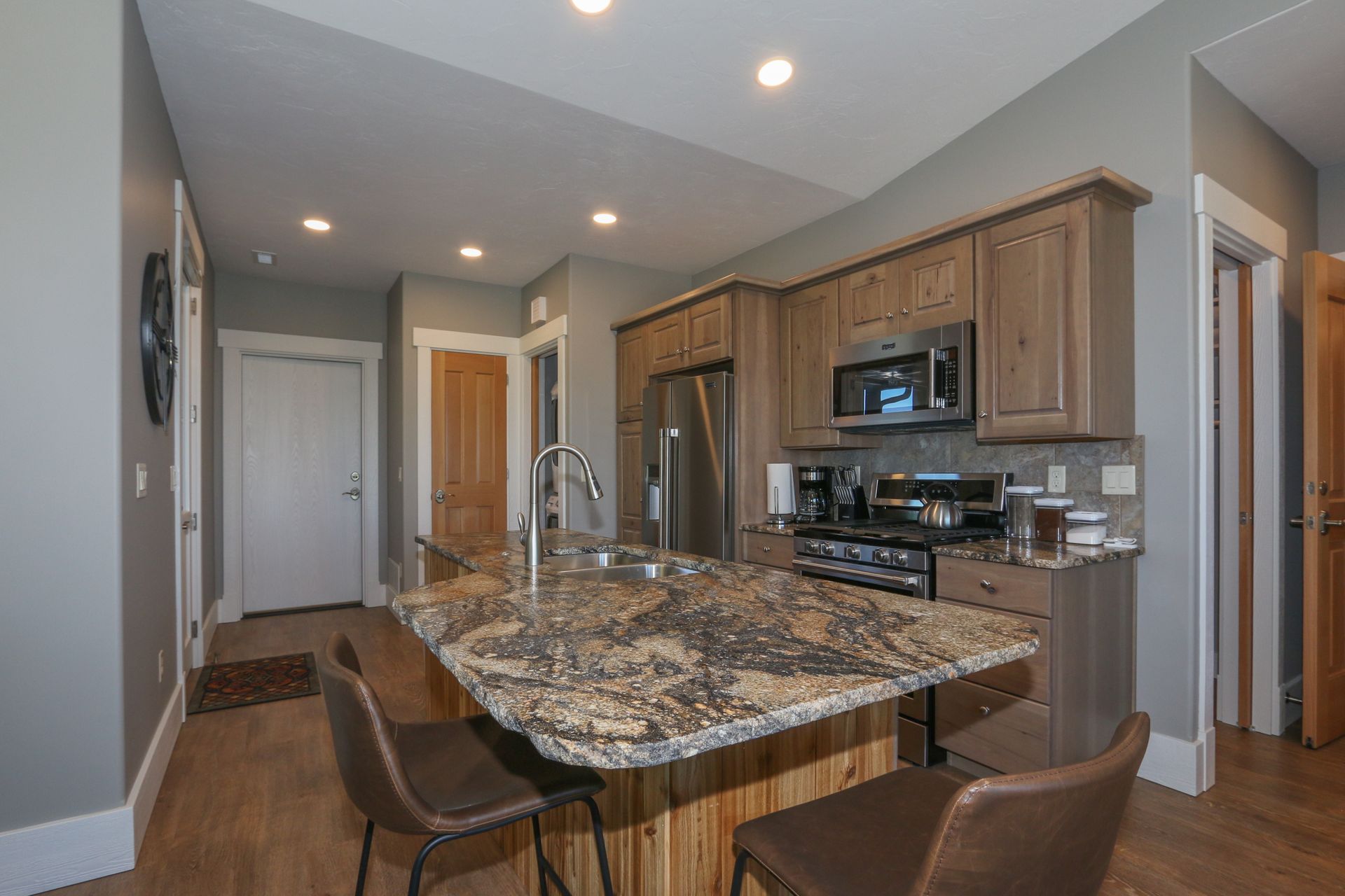 19 Creekside Ln