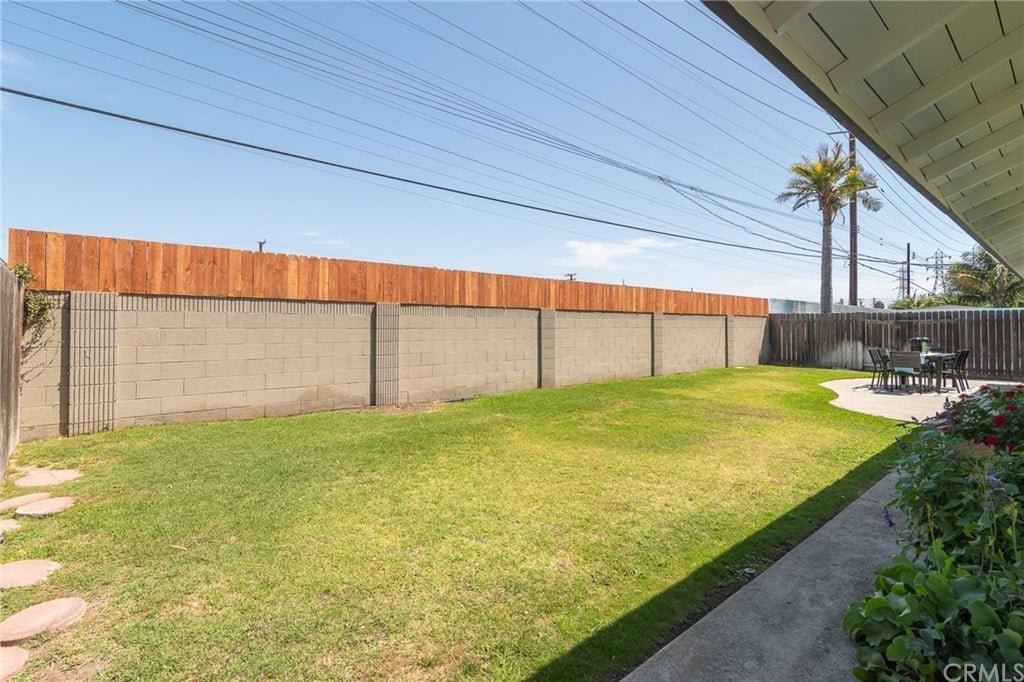 10301 Kamuela Dr