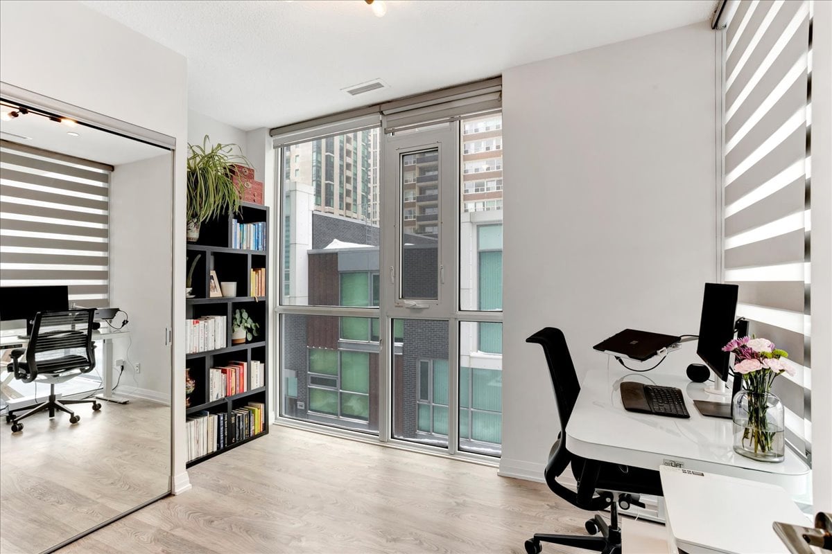 #310 - 101 Erskine Avenue