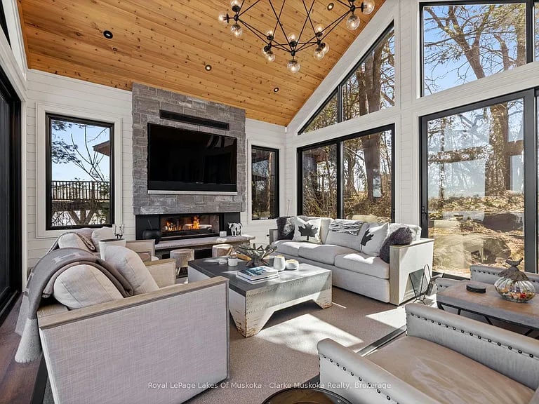 305 Wapaska Cres