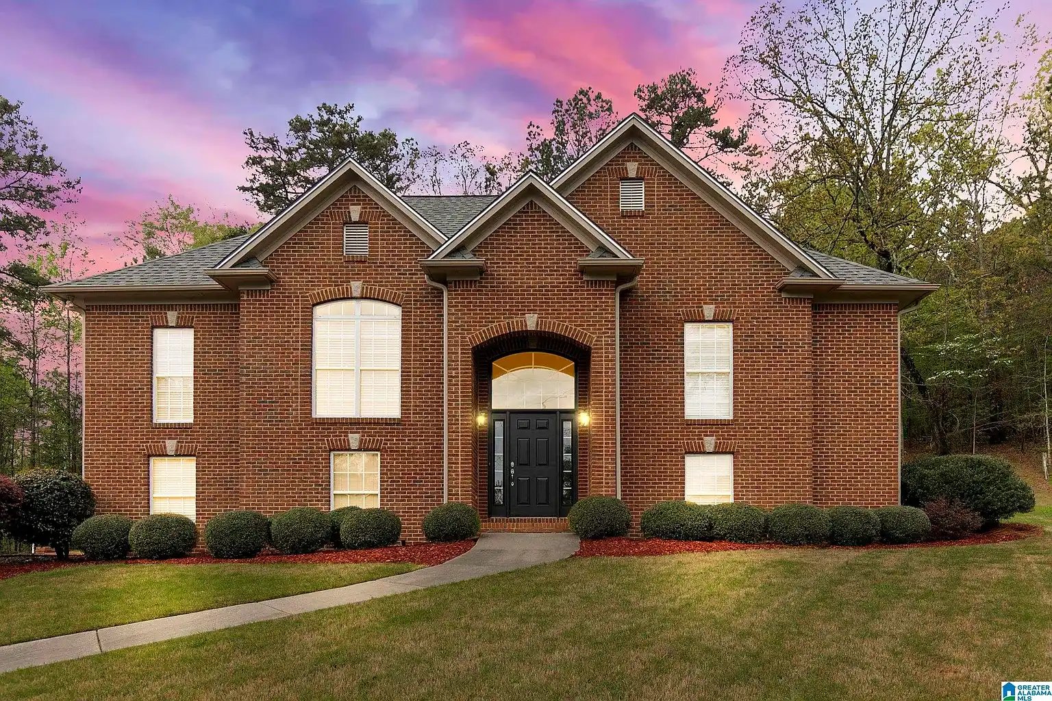 56 Woodbury Dr