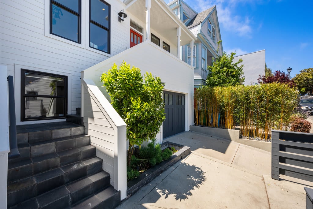 228 Ellsworth