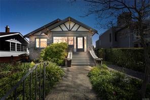 1636 Hollywood Cres