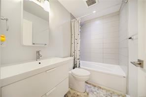 375 Kestrel St