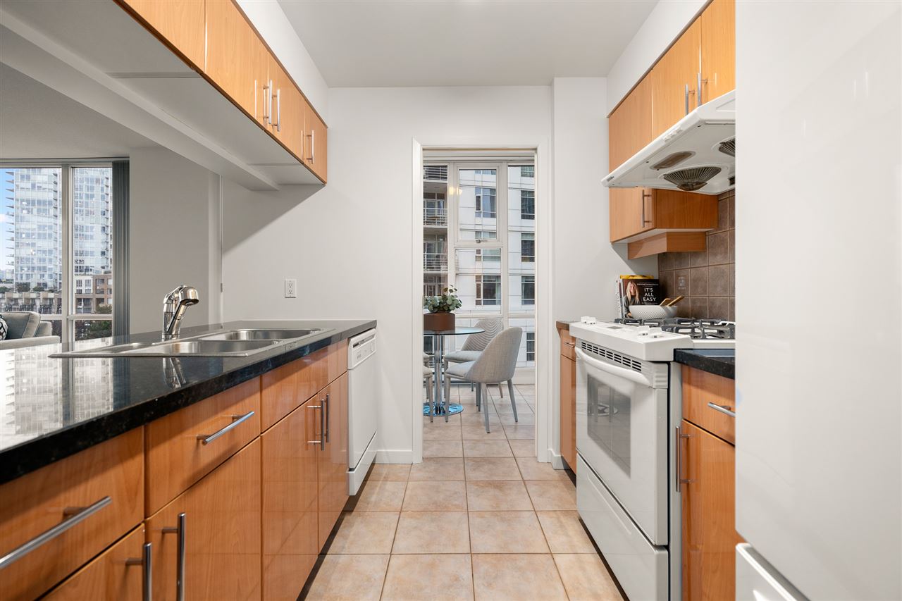 502-1099 Marinaside Crescent, Vancouver