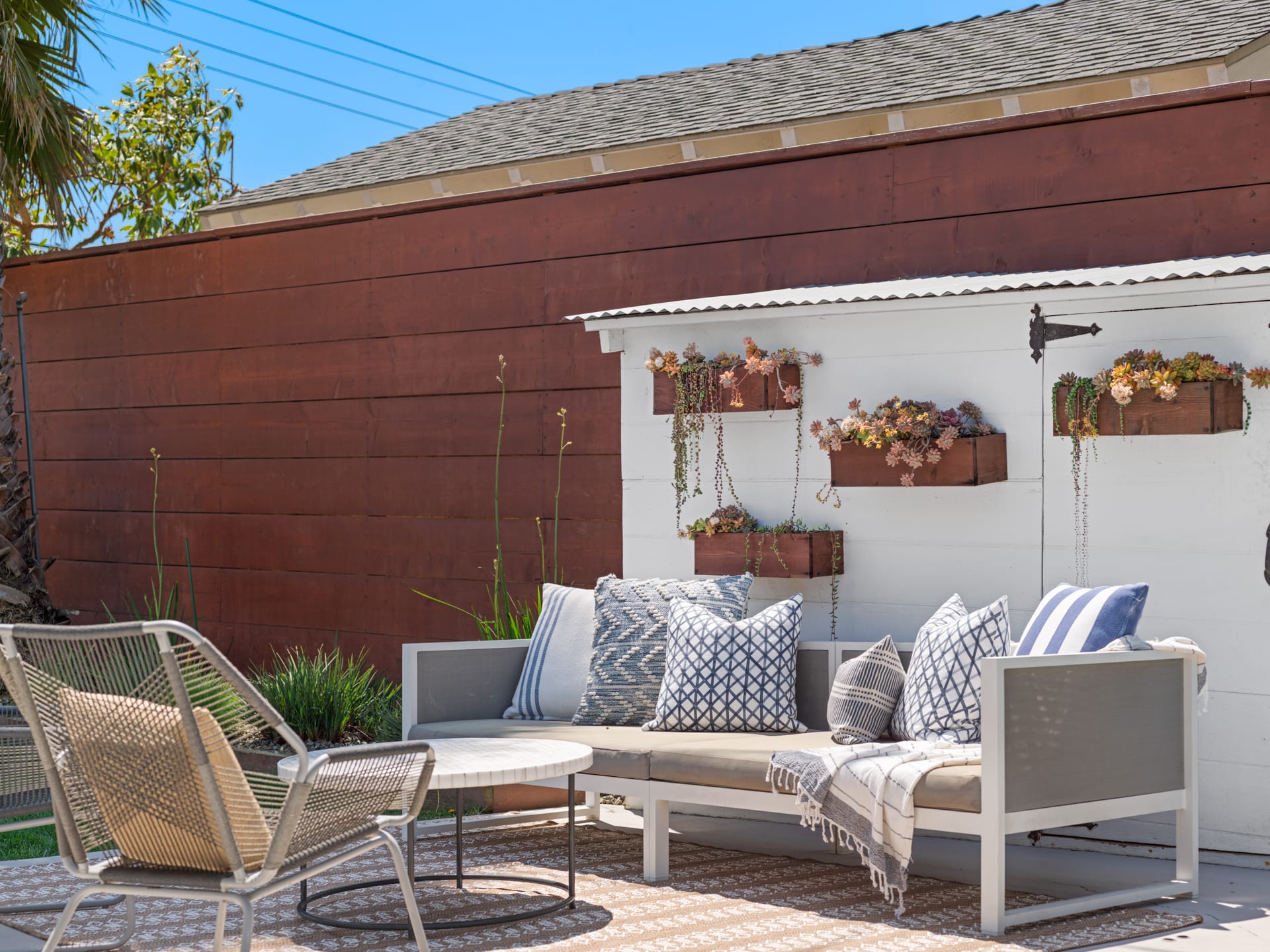 389 Mira Loma Pl