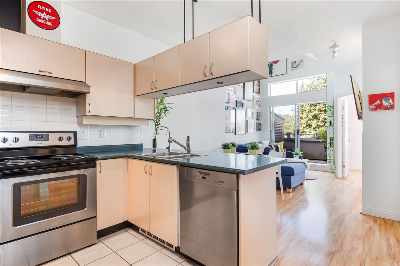 207-188 E 33rd Ave