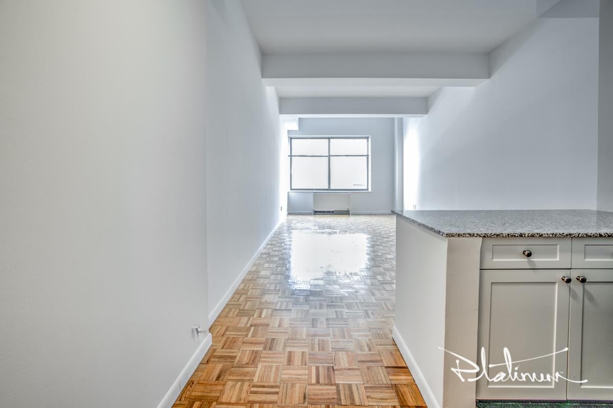 45 Wall Street, Apt 203