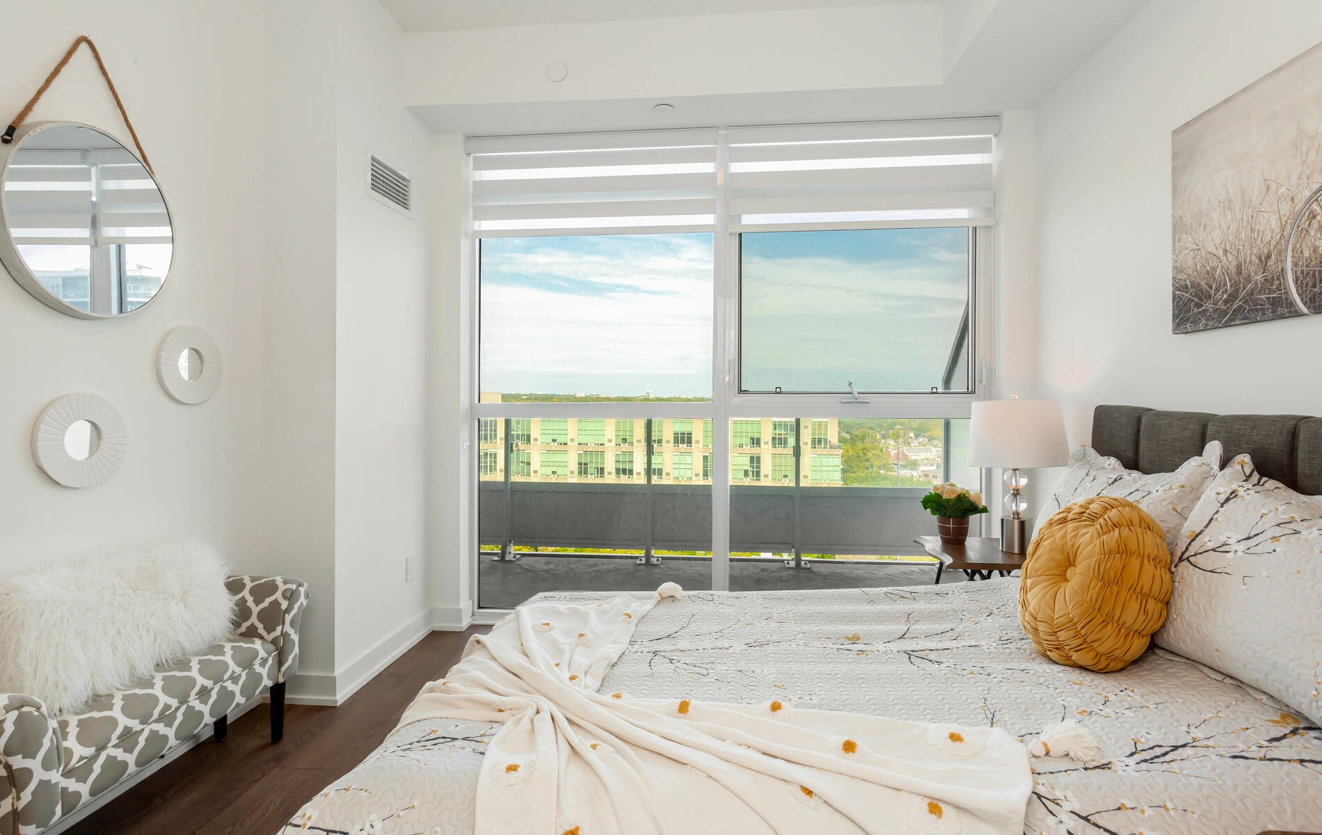251 Manitoba St Unit: 1611