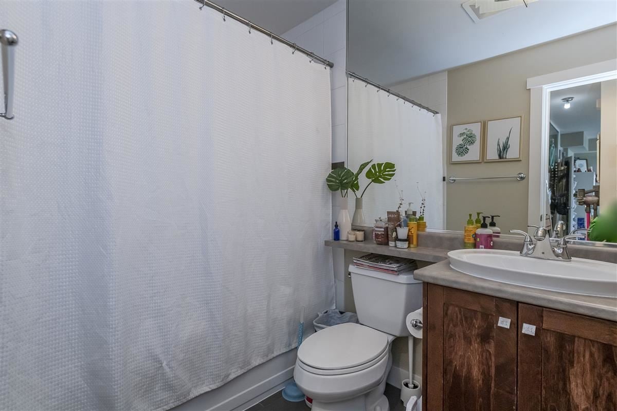 168-7388 Macpherson Ave
