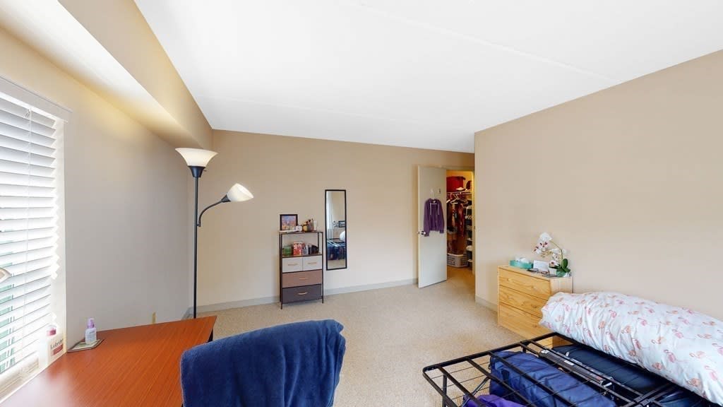 108 Peterborough St #3E