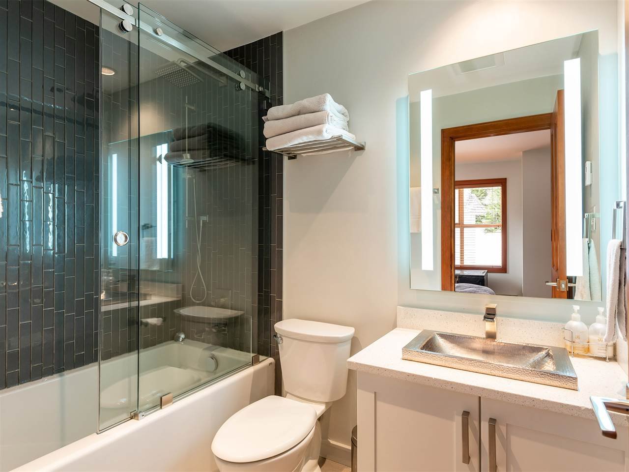 4-4661 Blackcomb Wy