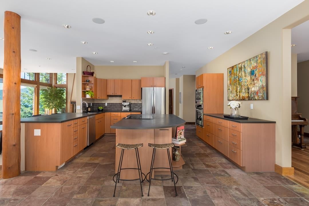 4-40781 Thunderbird Ridge