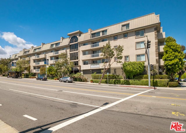 390 S SEPULVEDA #109