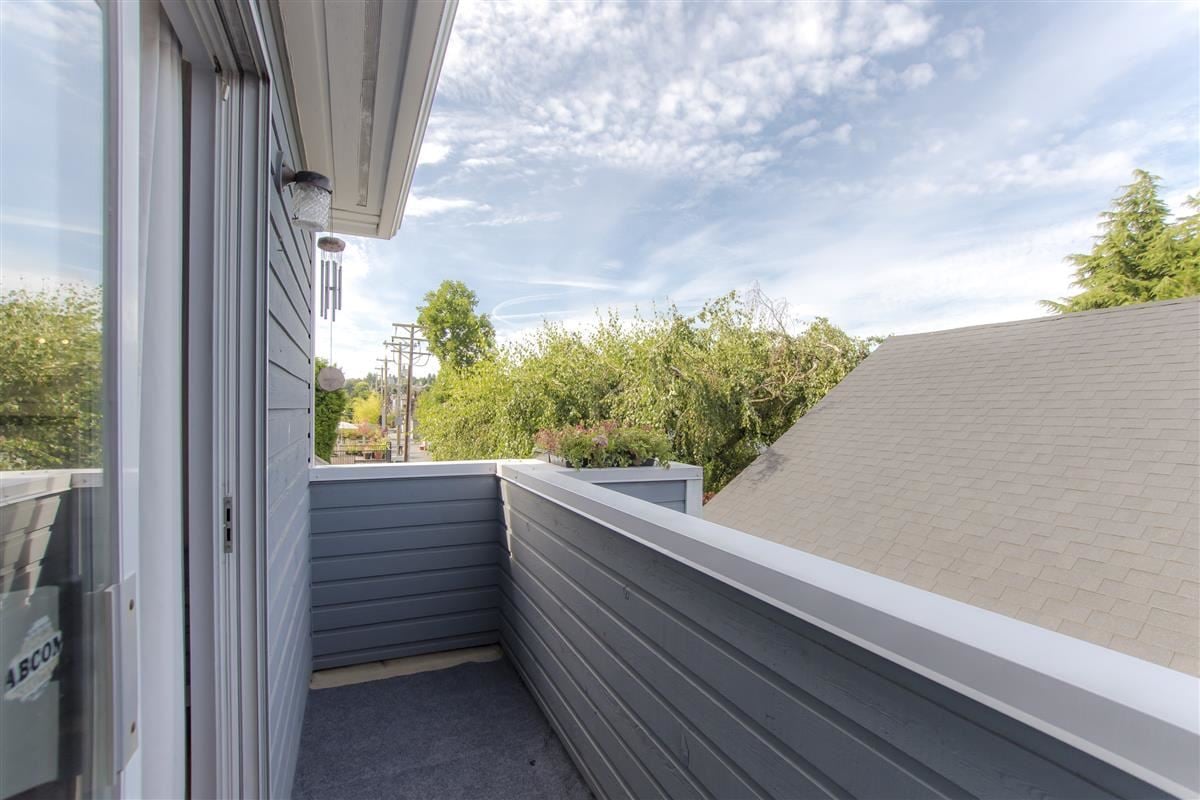 2015 Creelman Ave
