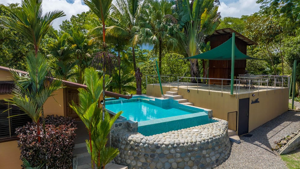 Home with White Water Views and Easy Access in Ojochal