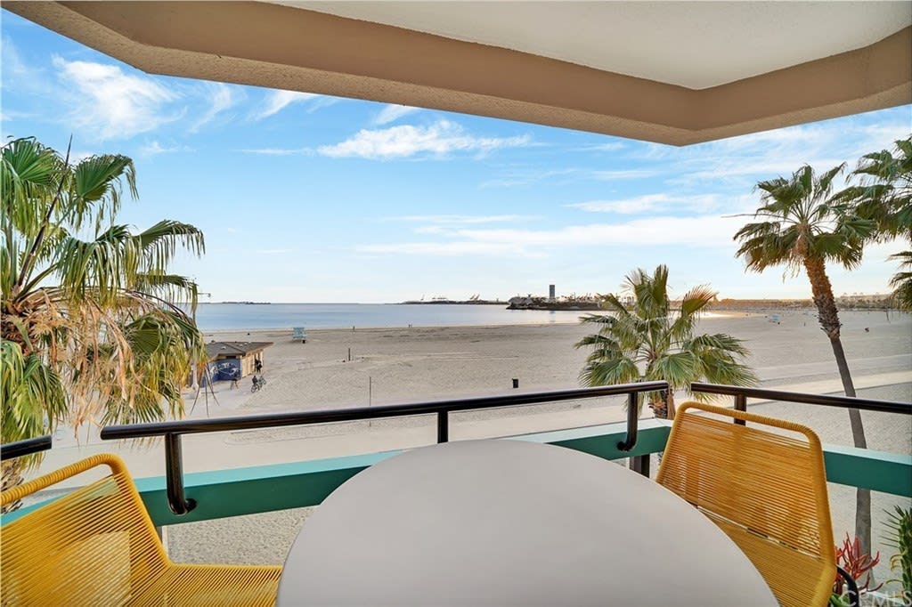 Oceanfront Luxury Condo in Long Beach