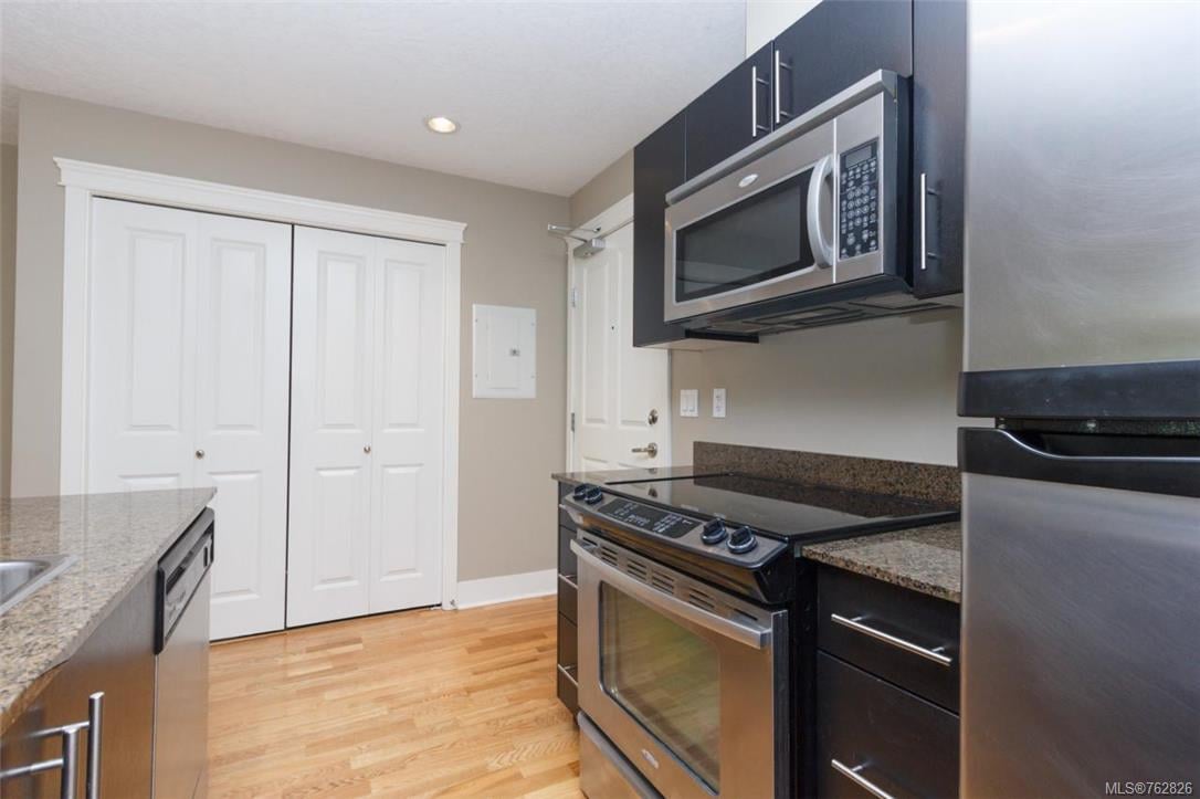 209-2717 Peatt Rd, Langford