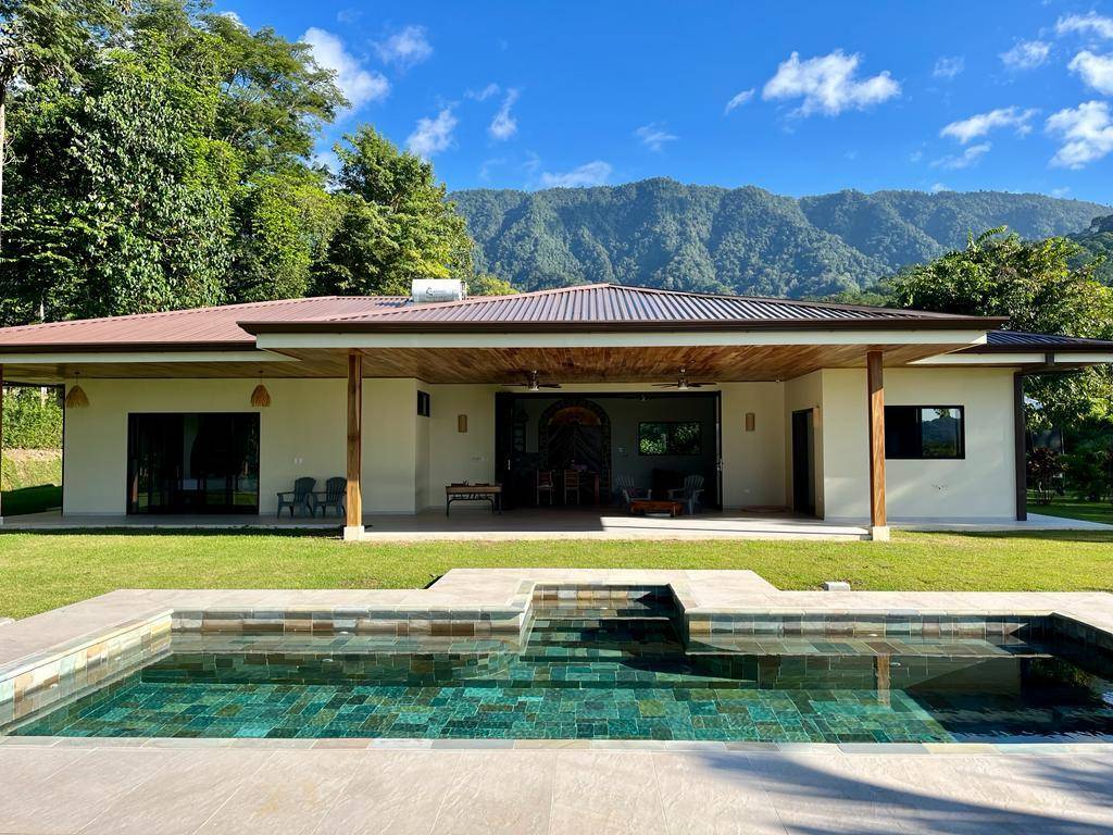 Captivating Modern 3 bedroom Oasis in Ojochal - Your Dream Home Awaits!