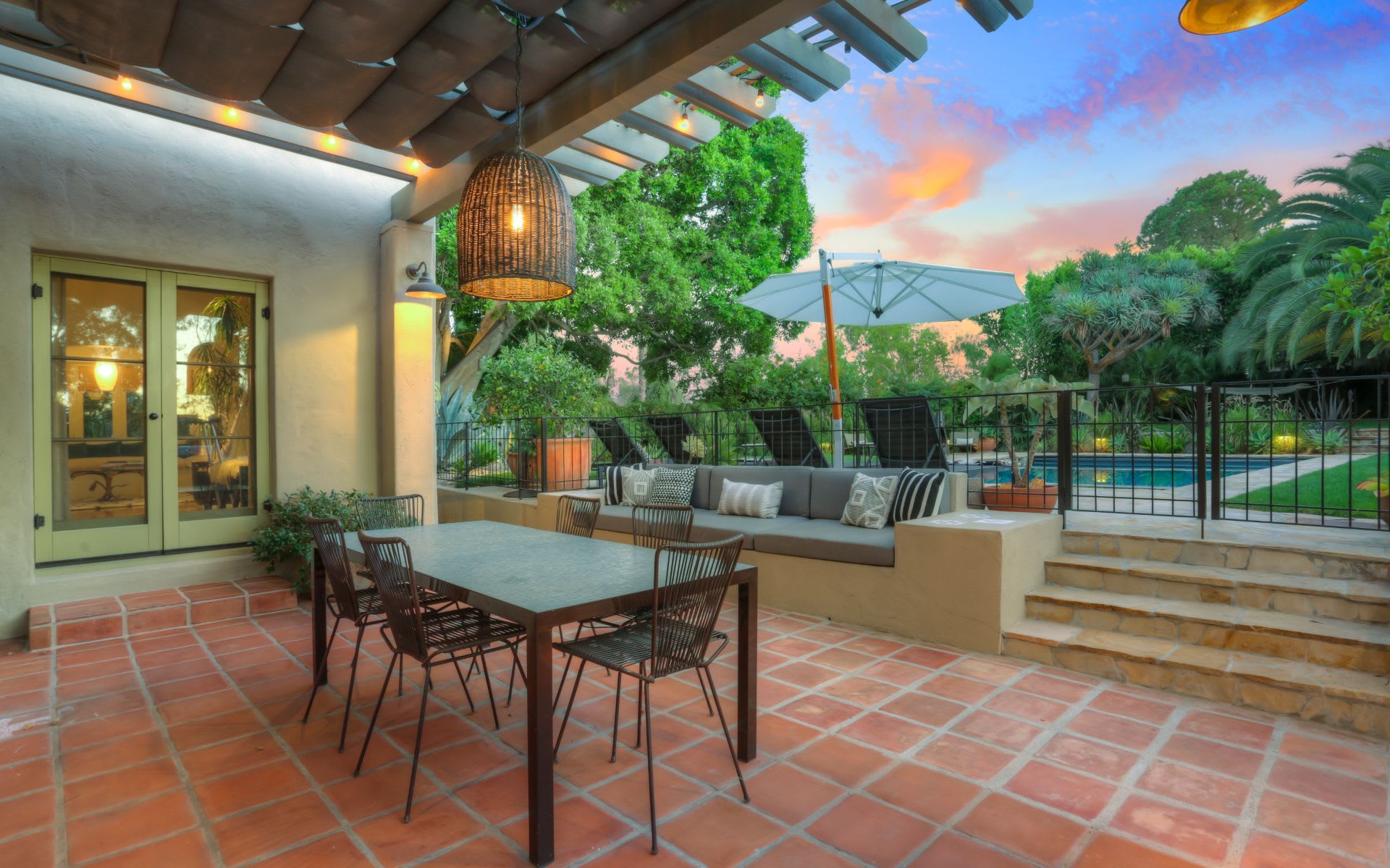  3259 Deronda Dr