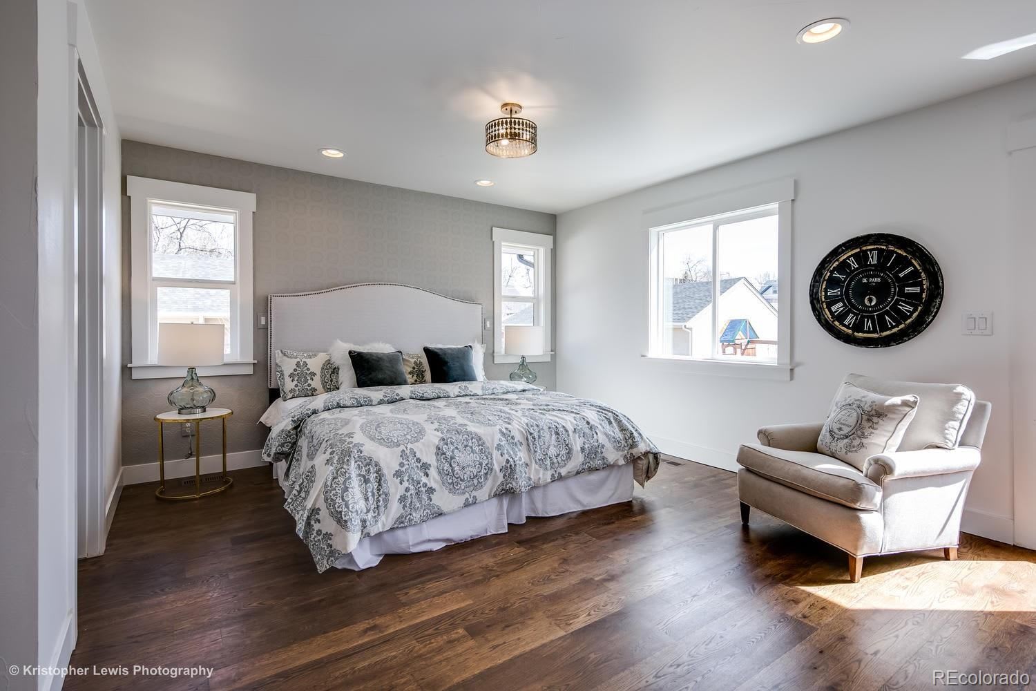 4132 E Batavia Pl