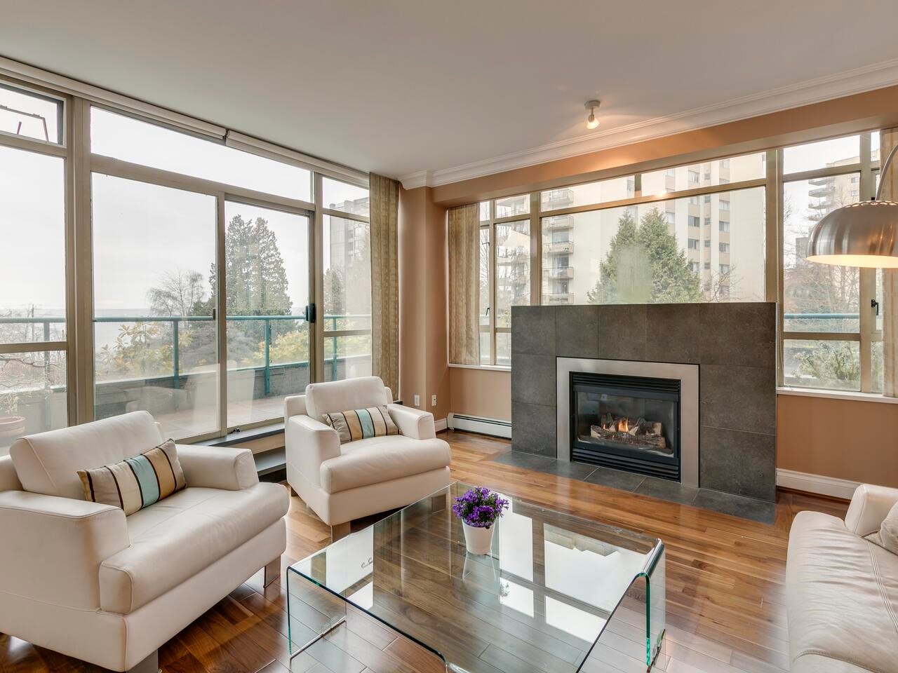 202-1896 Marine Dr