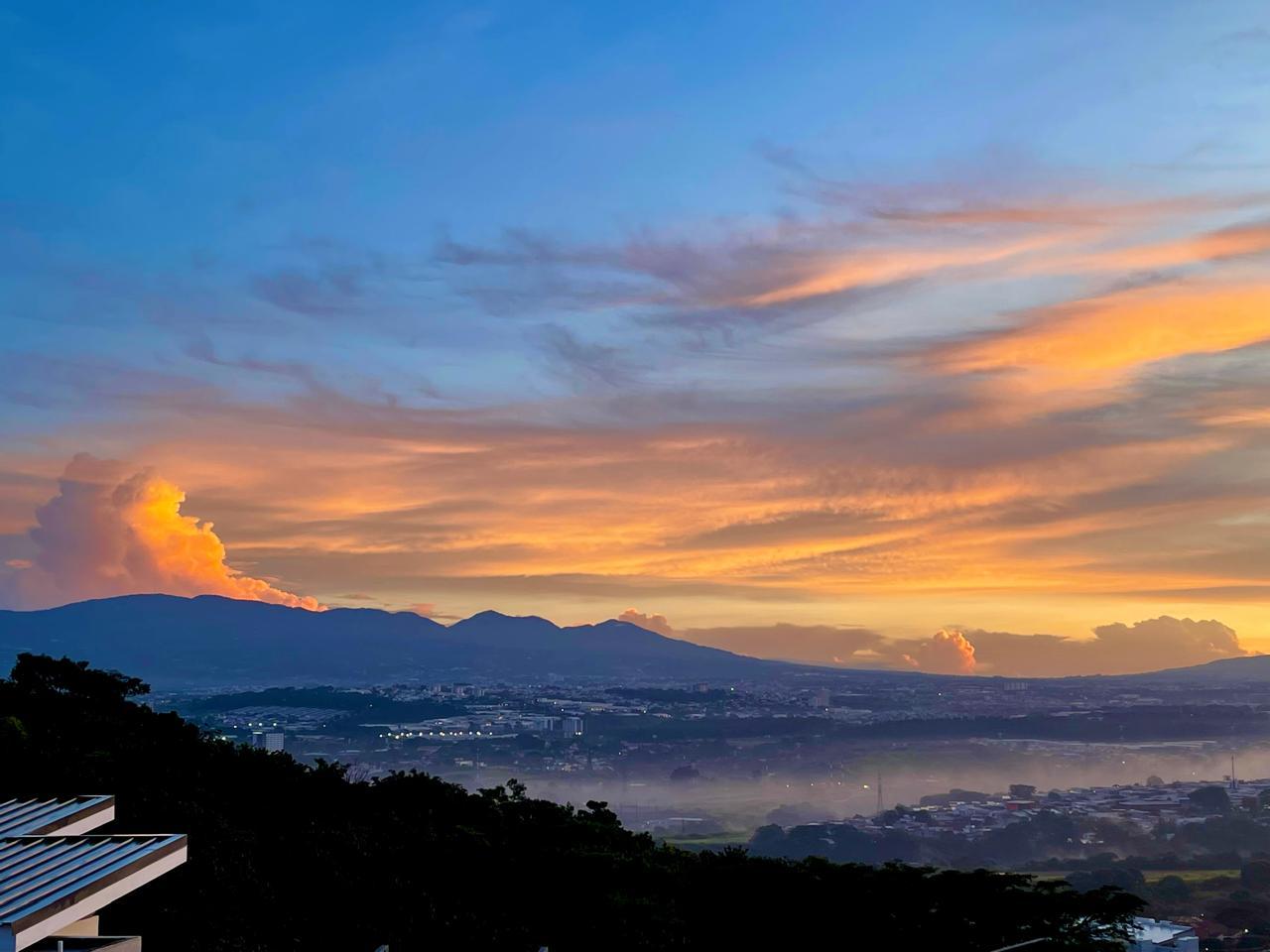 Panoramic View Terrace Townhouse, Escazu, San Jose