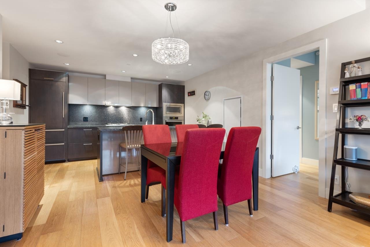 504-866 Arthur Erickson Pl