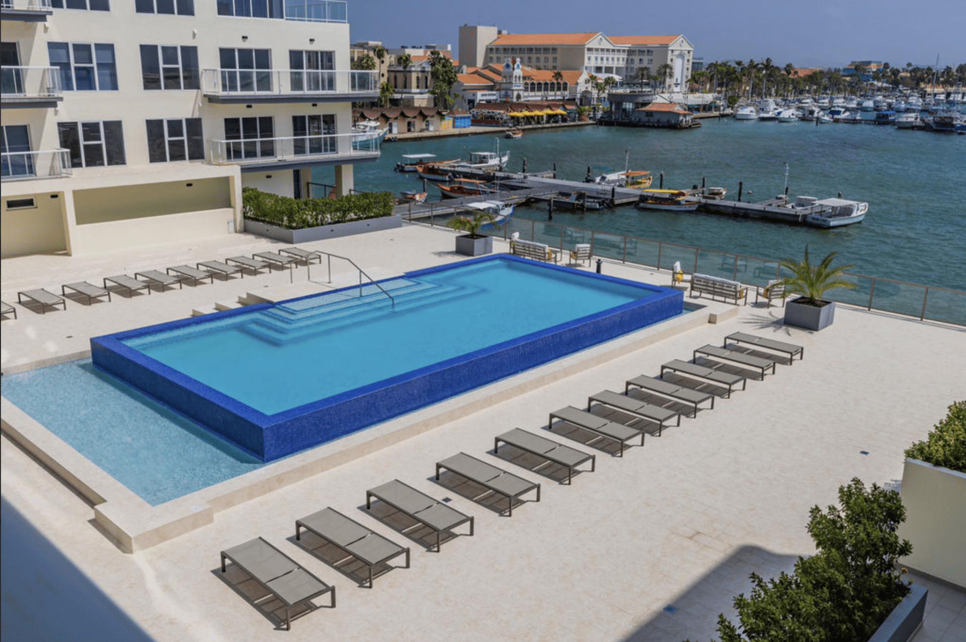 Harbour House 203