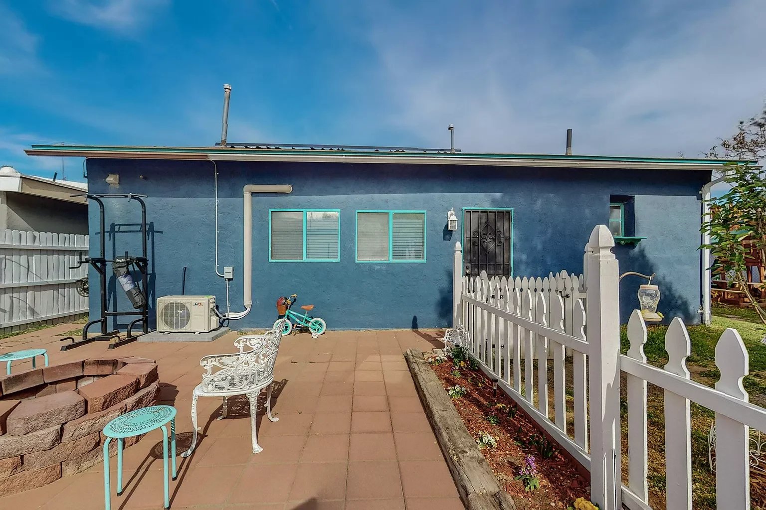 847 Arthur Dr SW