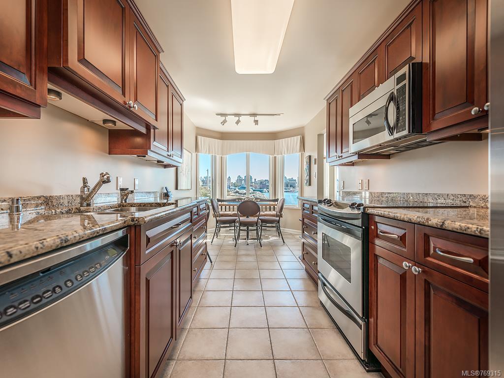 202-55 Songhees Rd