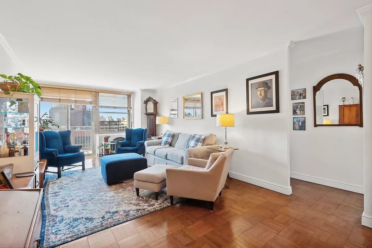 301 East 79th Street Unit: 21B
