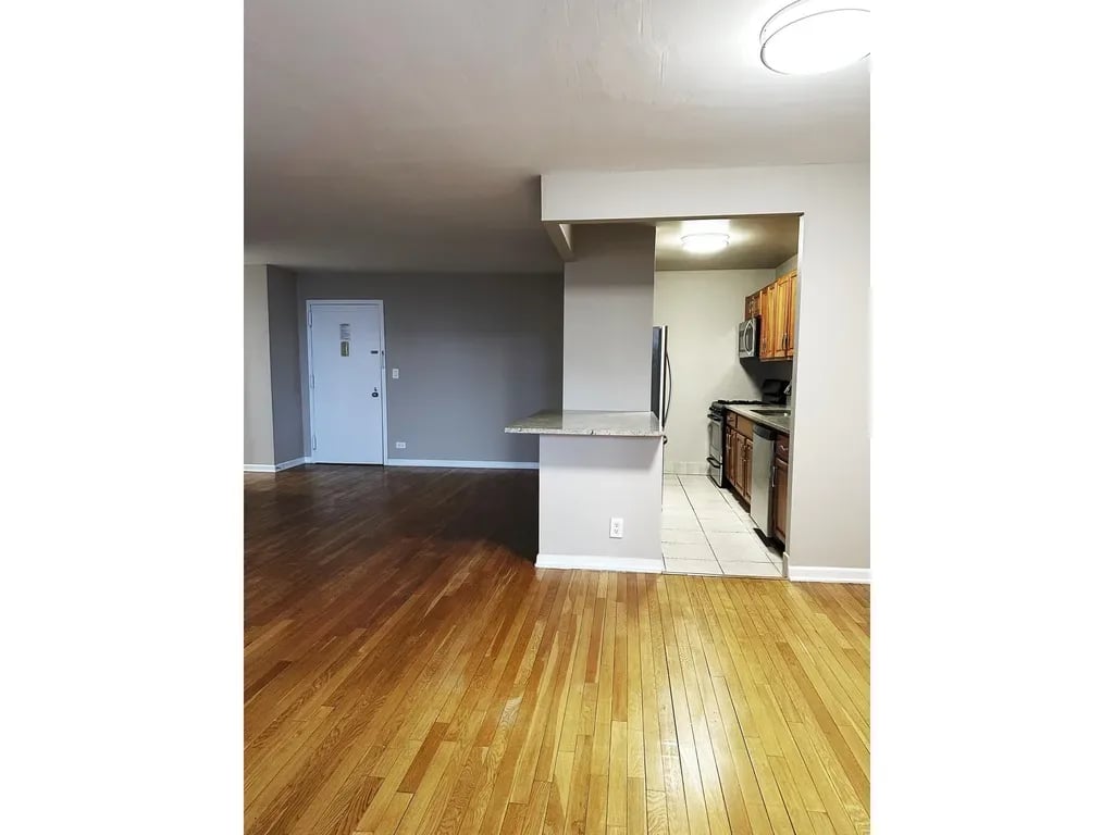 310 Greenwich St, 33L