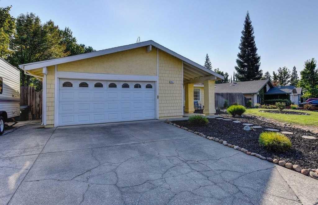 6922 Escallonia Drive