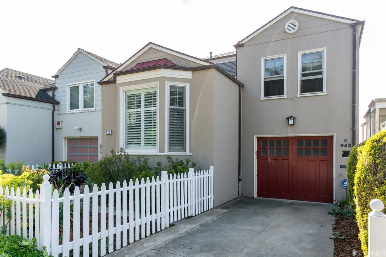 982 Junipero Serra Blvd