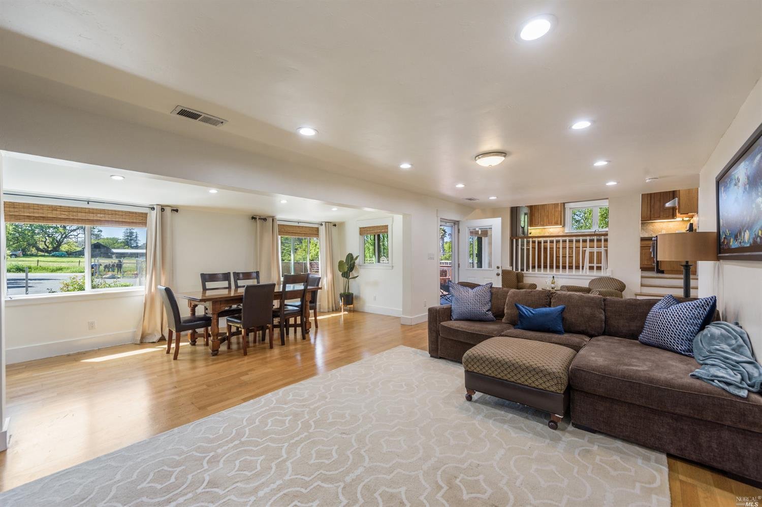 236 Cleveland Ln