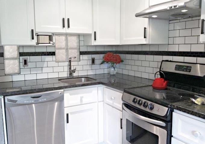 207-2012 Fullerton Ave