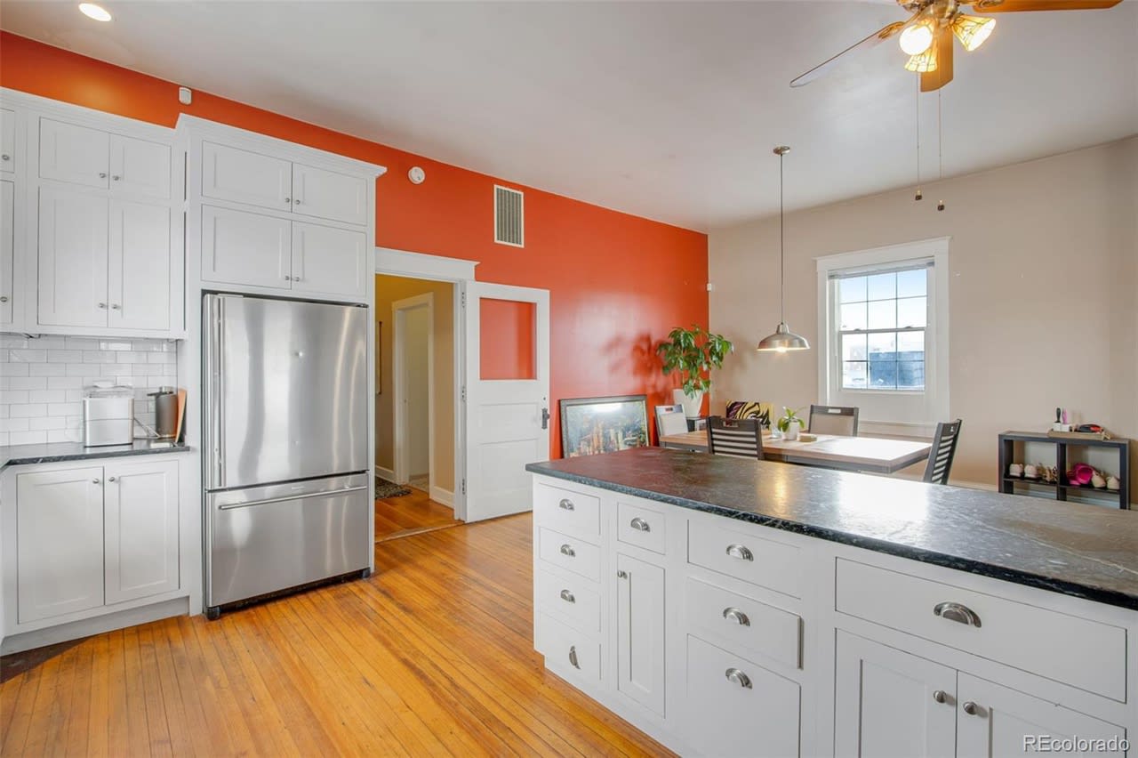 Prime Mixed Use Building: 922 8th Ave - $1.05M