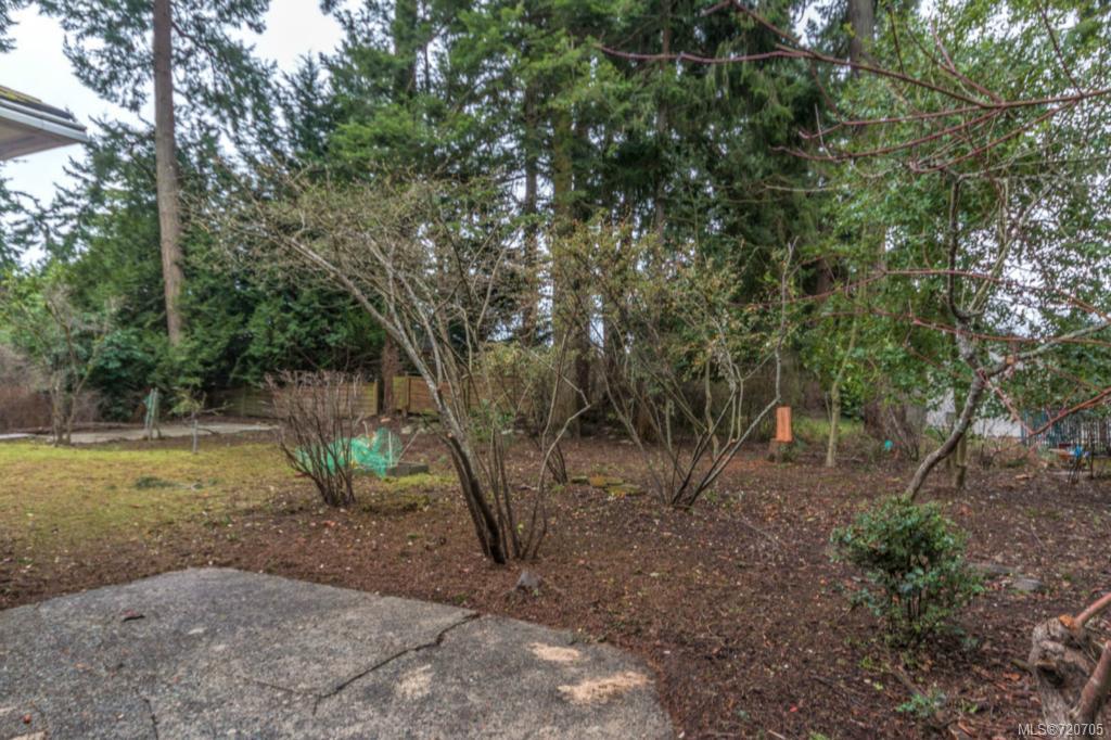 2675 Arbutus Rd