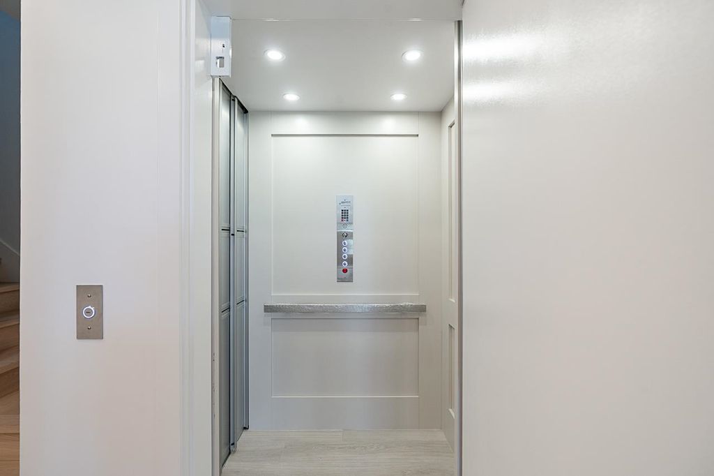 539 W 28th Avenue 202, Vancouver