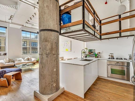 689 Myrtle Ave Apt: 4E